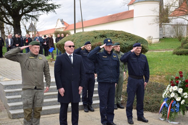 Slika /PU_SiM/AA NOVE Ilustracije/RIS/naslovna.jpg